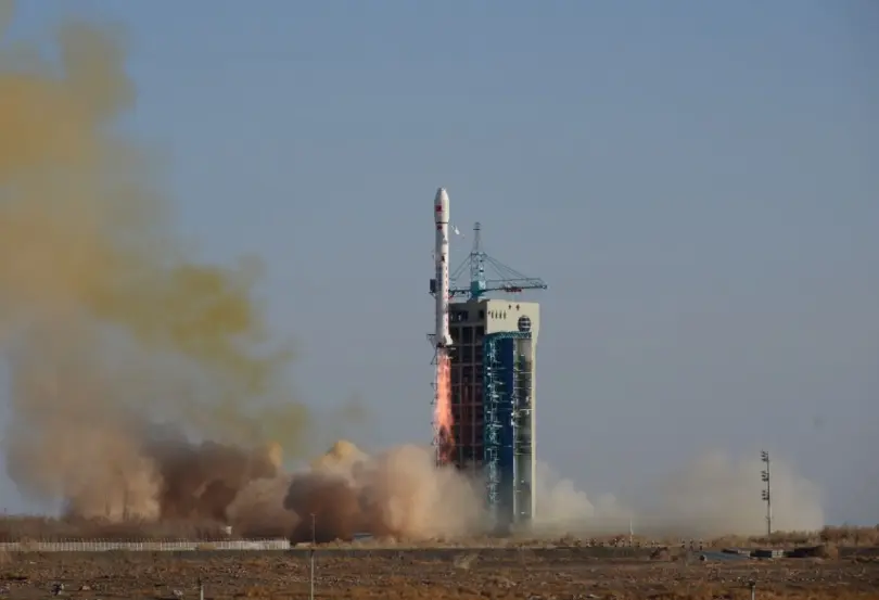 Long March 2D concludes 2018 campaign with Hongyan-1 launch