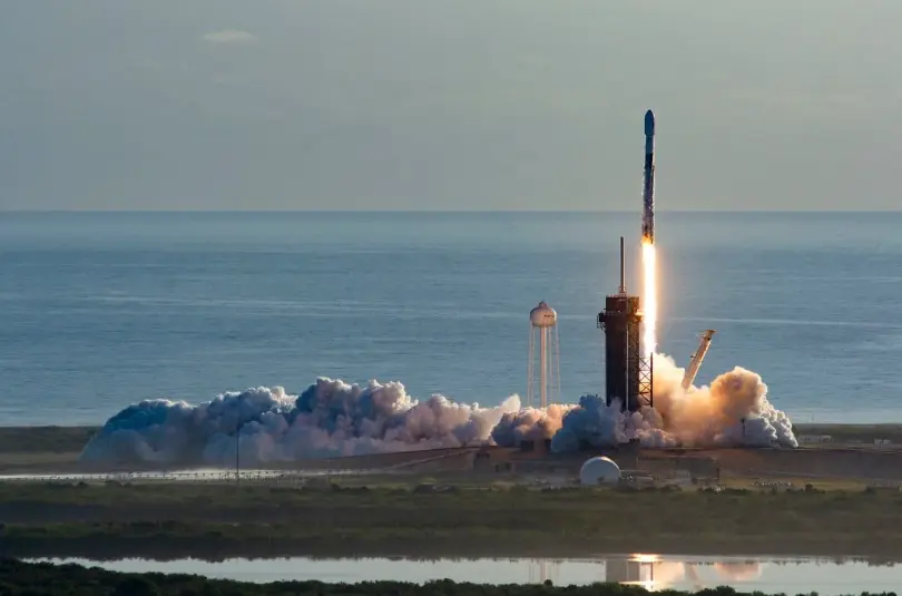 SpaceX successfully launches sixth Starlink launch despite engine issue