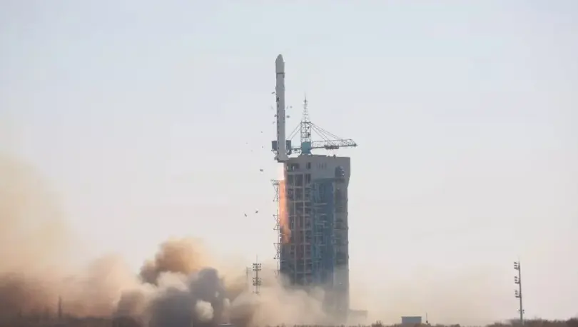 Long March 2D successfully lofts LKW-2
