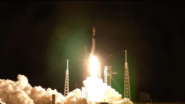 SpaceX Launches 29 Starlink Satellites From Florida Despite Marginal Weather