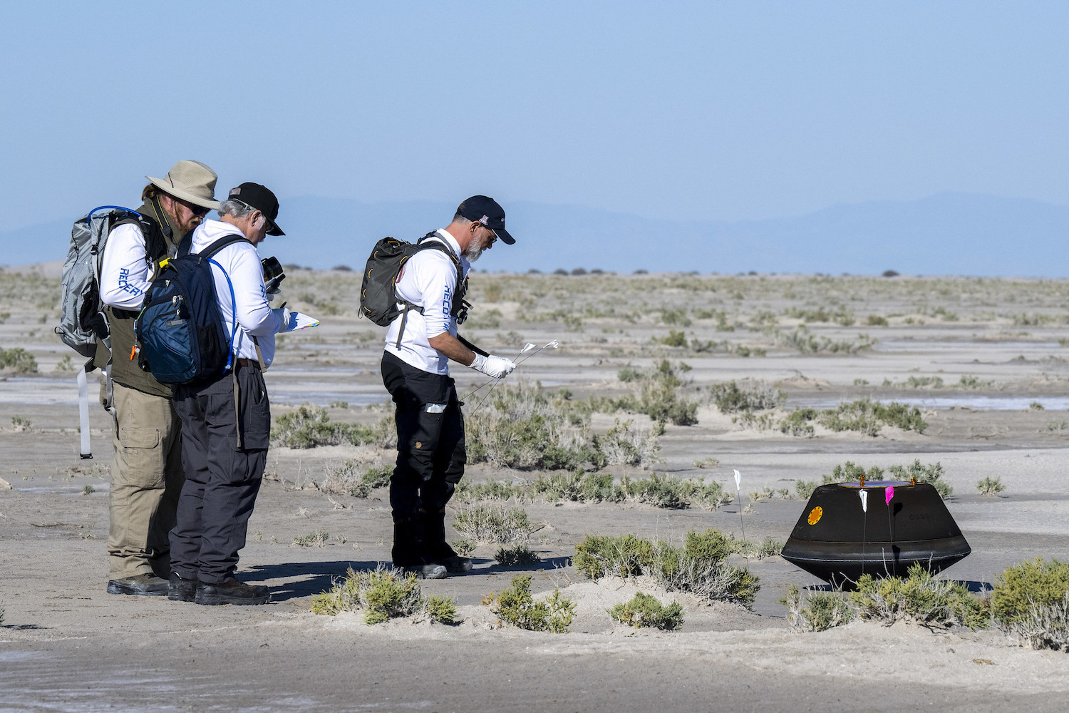 NASA spacecraft returns to Earth with pieces of an asteroid