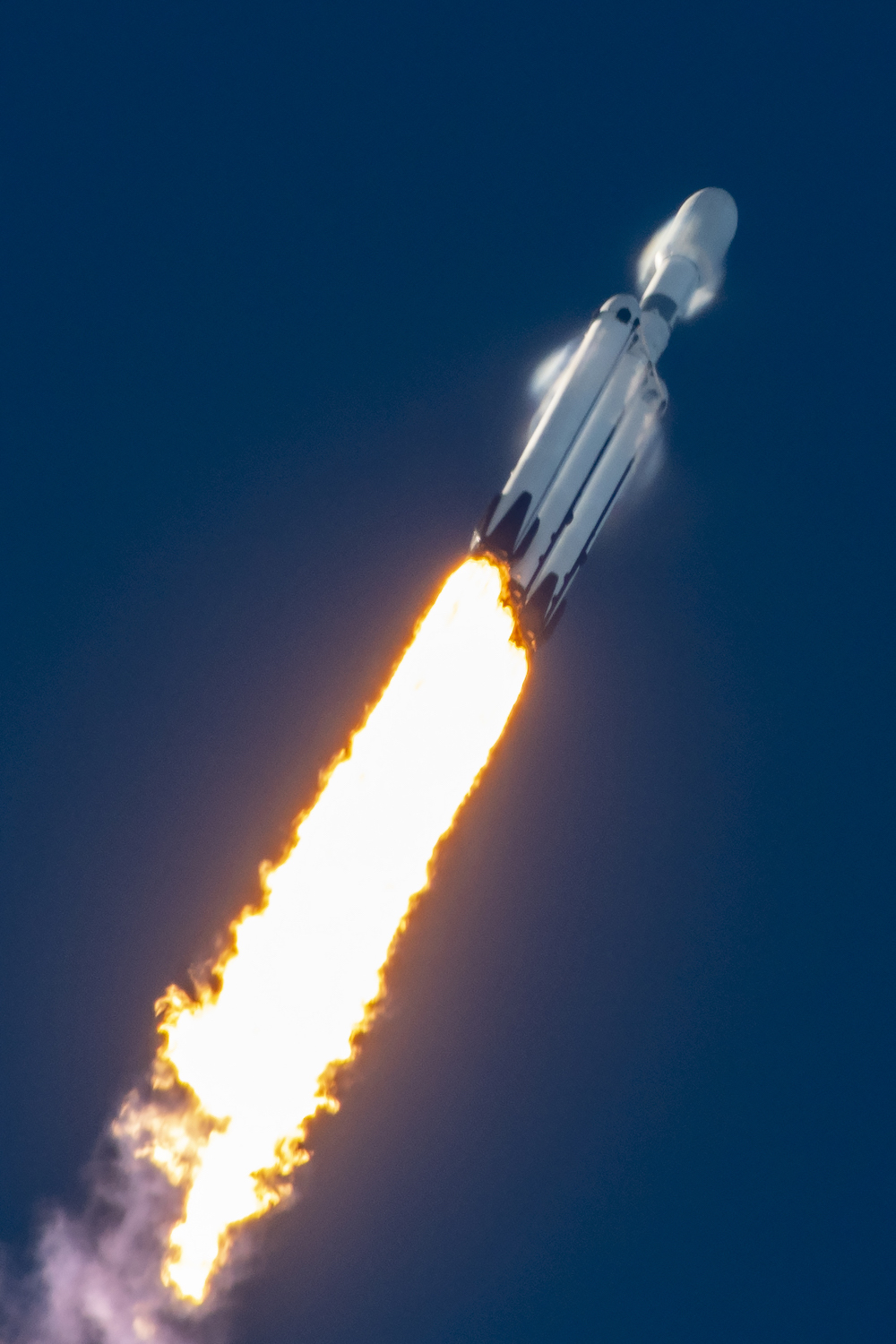 Rocket Report: China flies reusable rocket hopper; Falcon Heavy dazzles