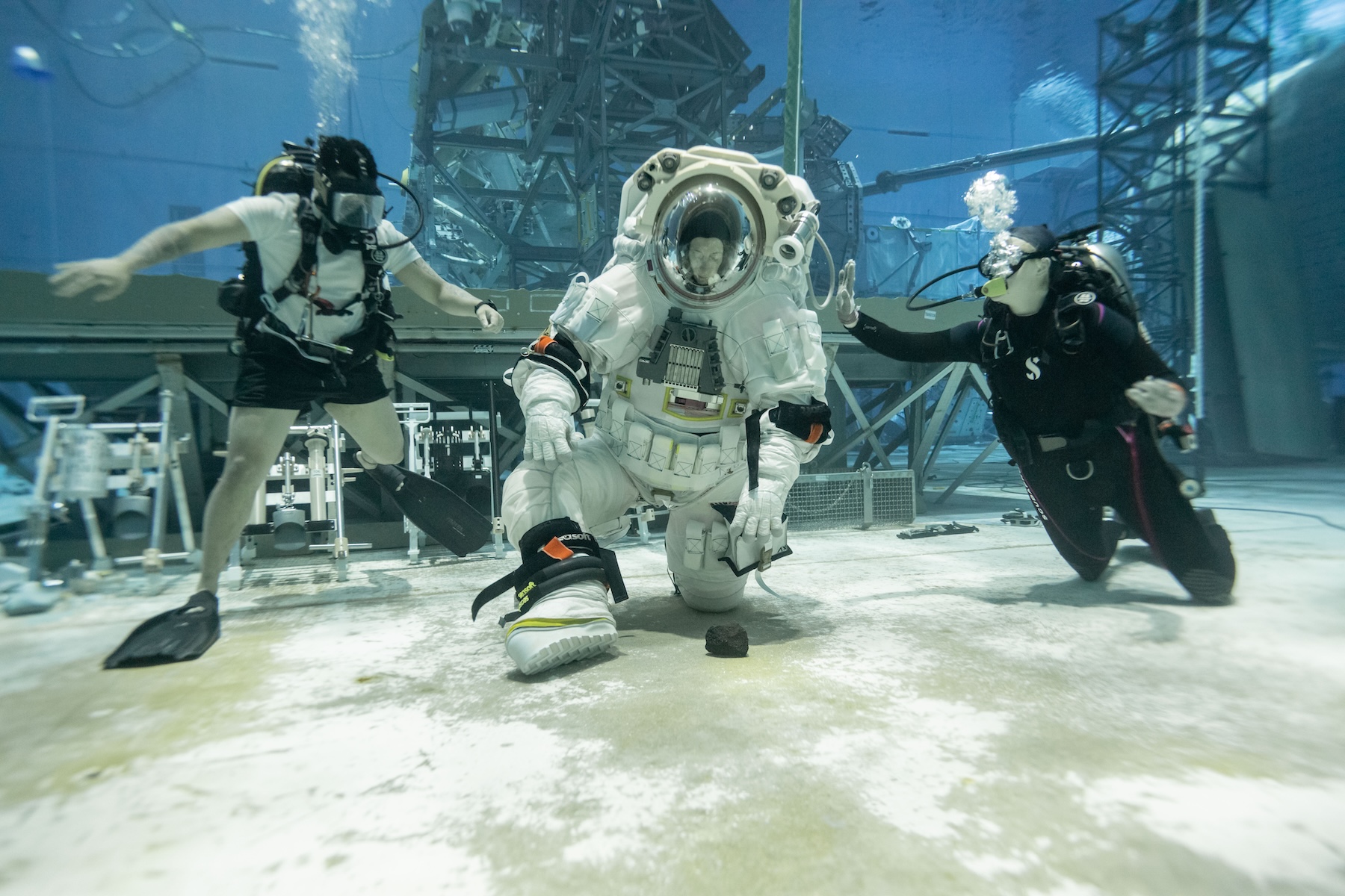 Former astronaut on lunar spacesuits: “I don’t think they’re great right now”