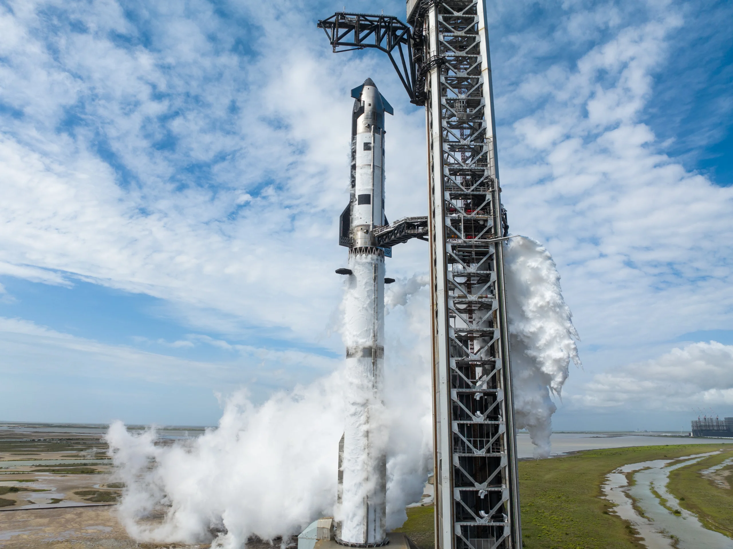 The US space enterprise is desperately waiting for Starship—will it finally deliver?