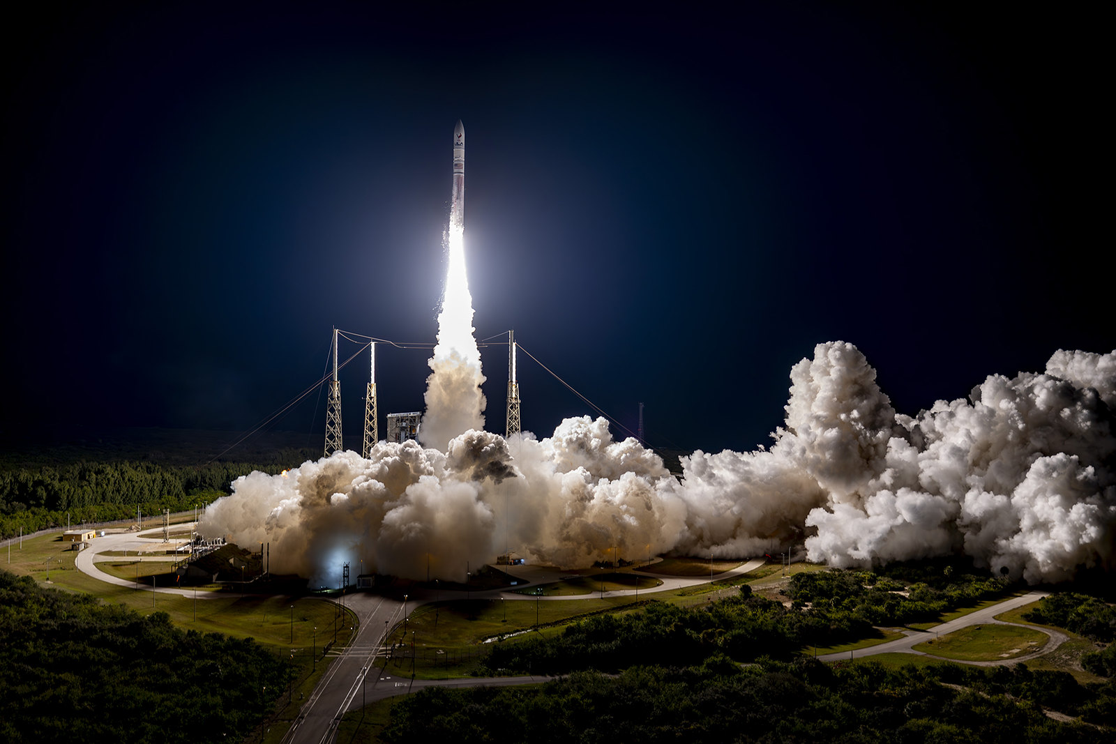 ULA’s Vulcan rocket shot for the Moon on debut launch—and hit a bullseye
