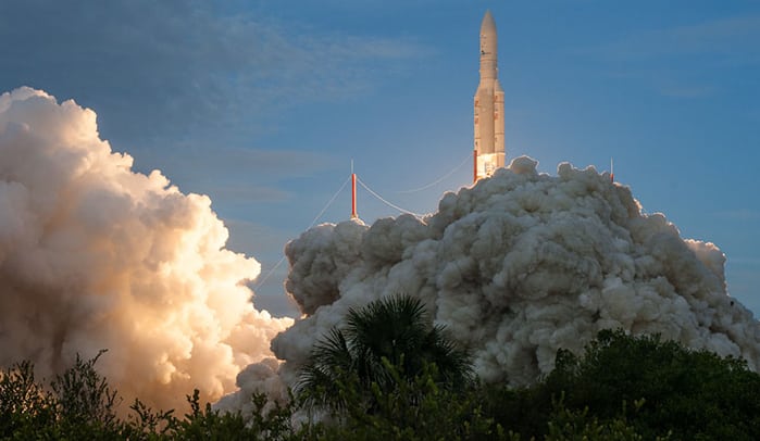 Arianespace Dual Launch Lofts Intelsat 34, Eutelsat 8 West B