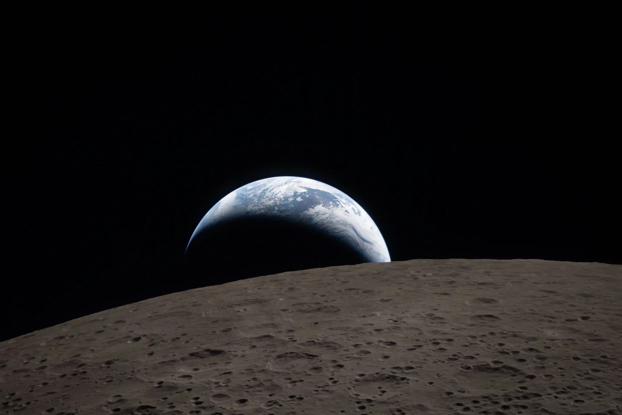 Starlink Laser Communications Will Support NASA Artemis III